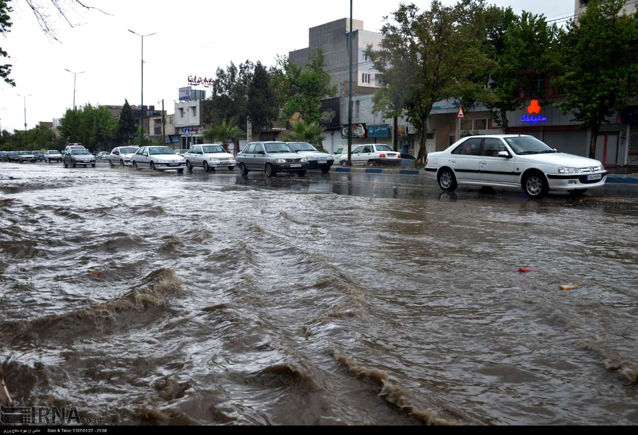 احتمال آبگرفتگی و کاهش دید در جادههای کوهستانی
